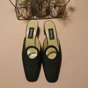 COPY - VAN ELi mules